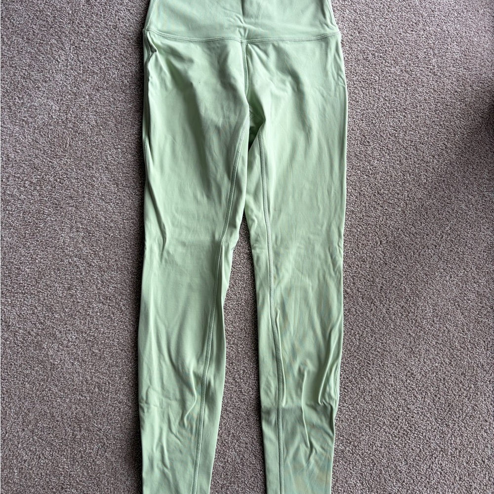 Lululemon Wunder Under High-Rise Tight 28” *Full-On Luxtreme Size 6